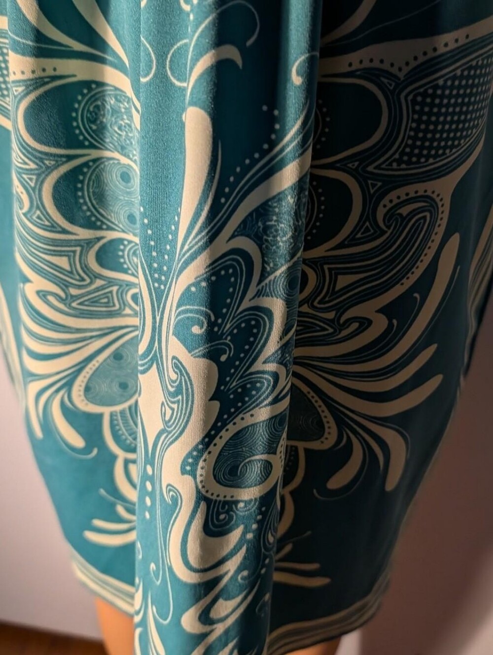 Flying Tomato Teal maxi dress with white stripes and floral design. Size L - Picture 5 of 7